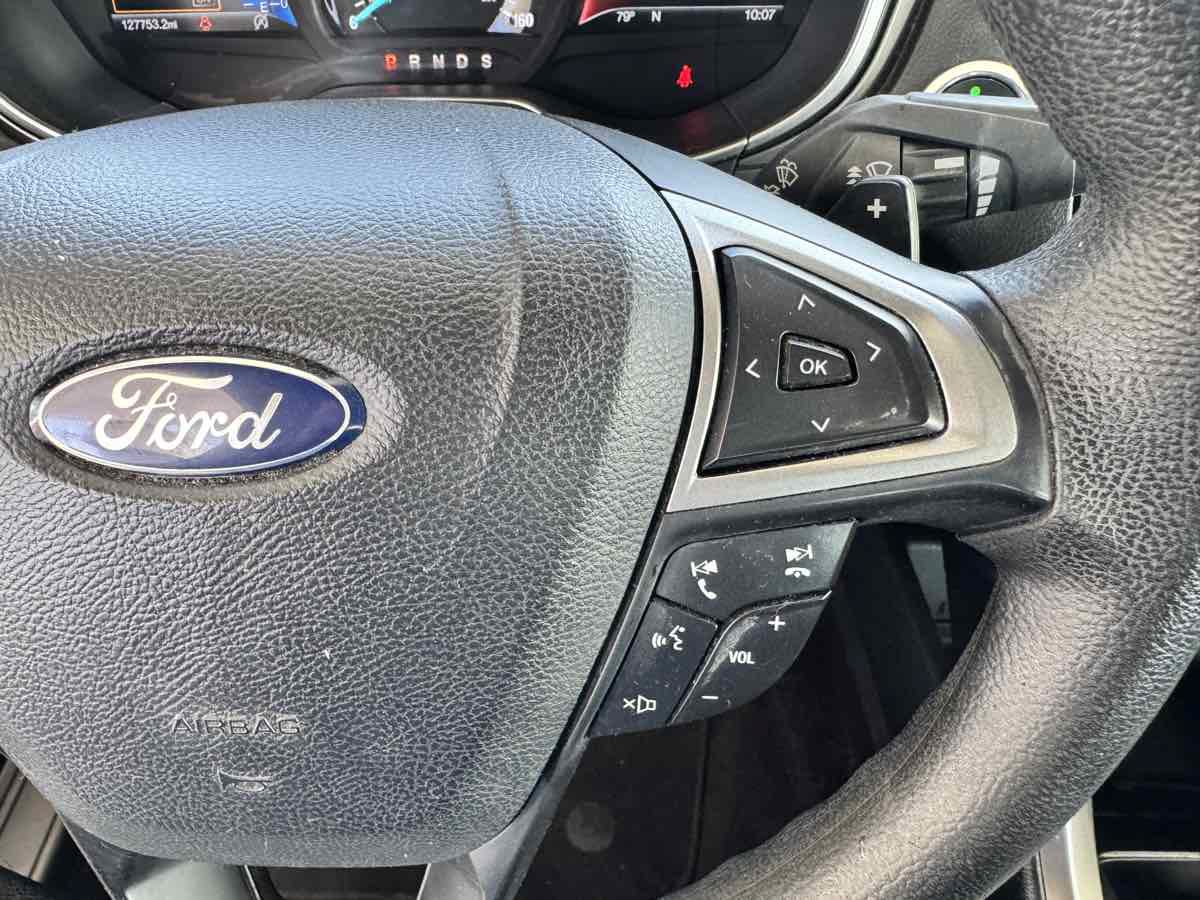 Used 2017 Ford Fusion SE w/ Fusion SE Technology Package FWD image 39