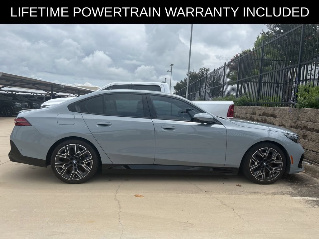 Used 2026 BMW 550e xDrive w/ Executive Package AWD/4WD image 4