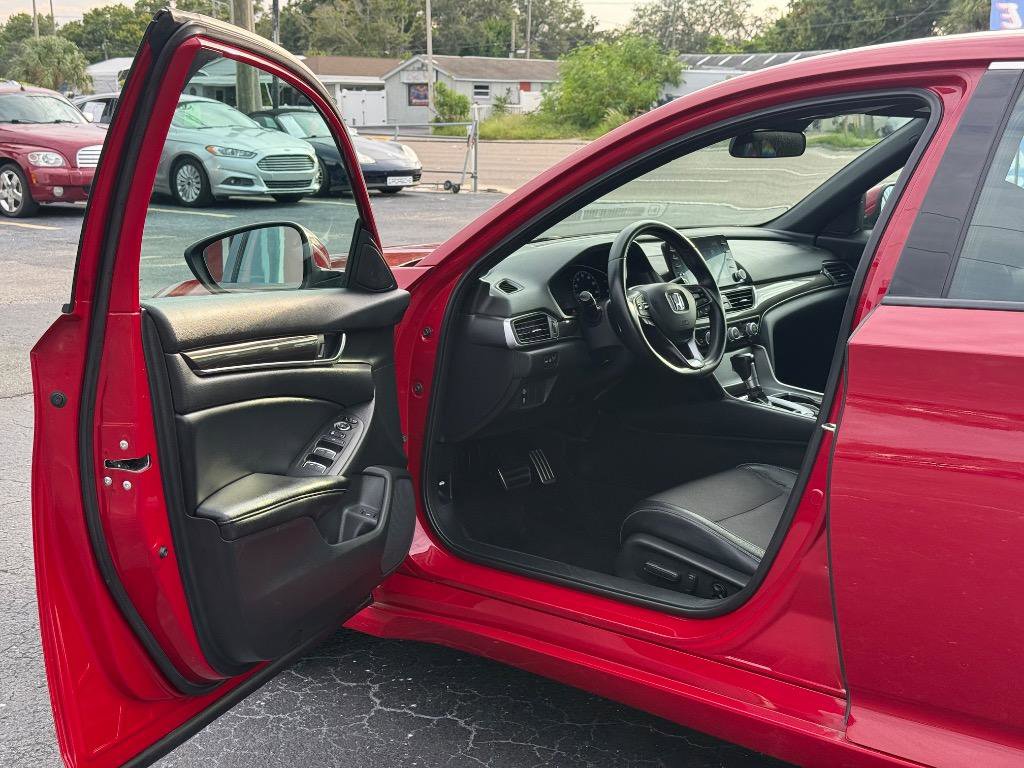Used 2018 Honda Accord Sport image 10