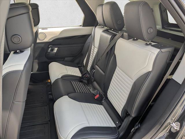 New 2026 Land Rover Discovery S AWD/4WD image 16