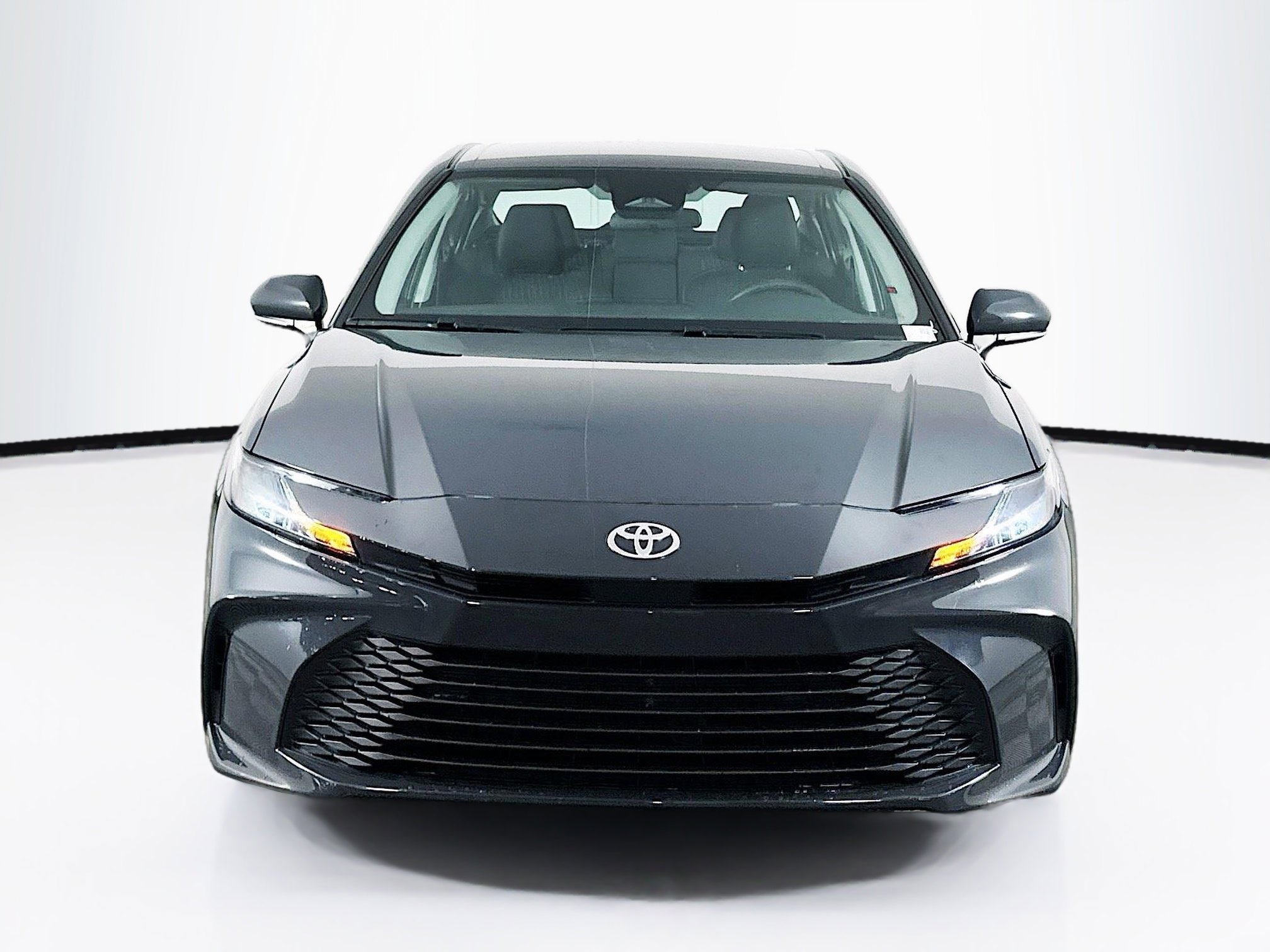 Used 2025 Toyota Camry LE image 2