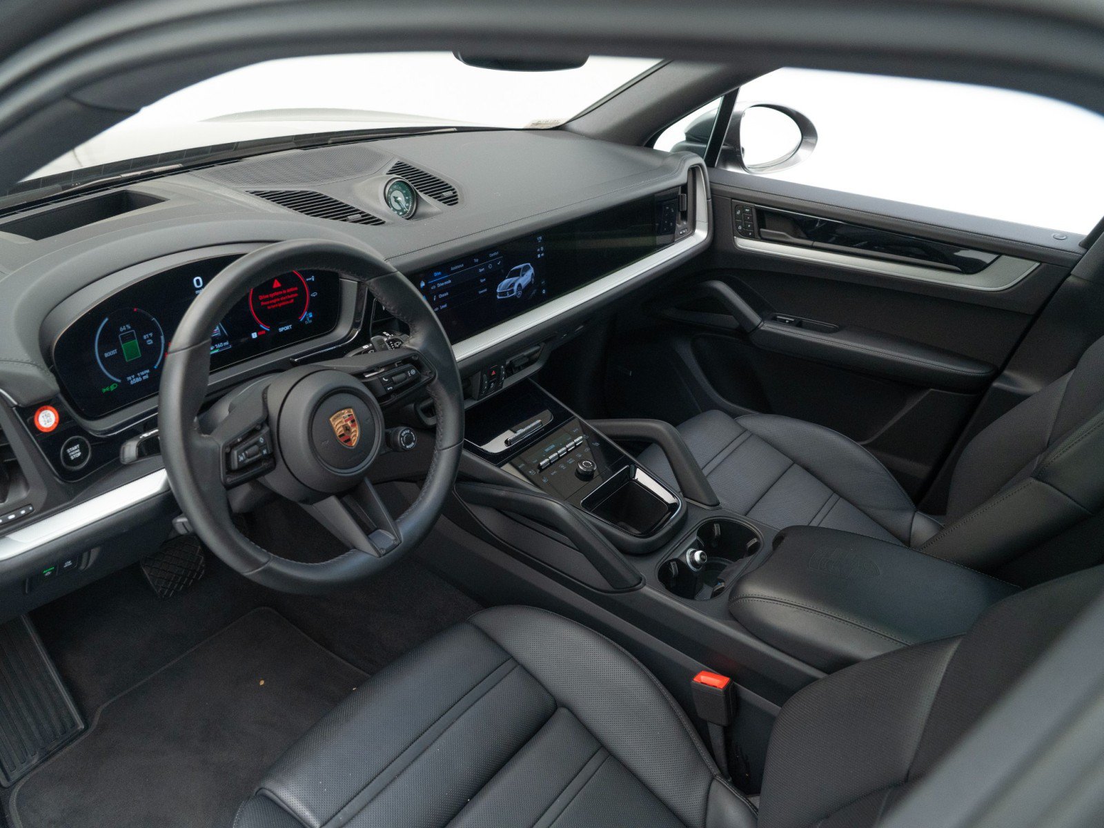 Certified 2025 Porsche Cayenne GTS AWD/4WD image 4