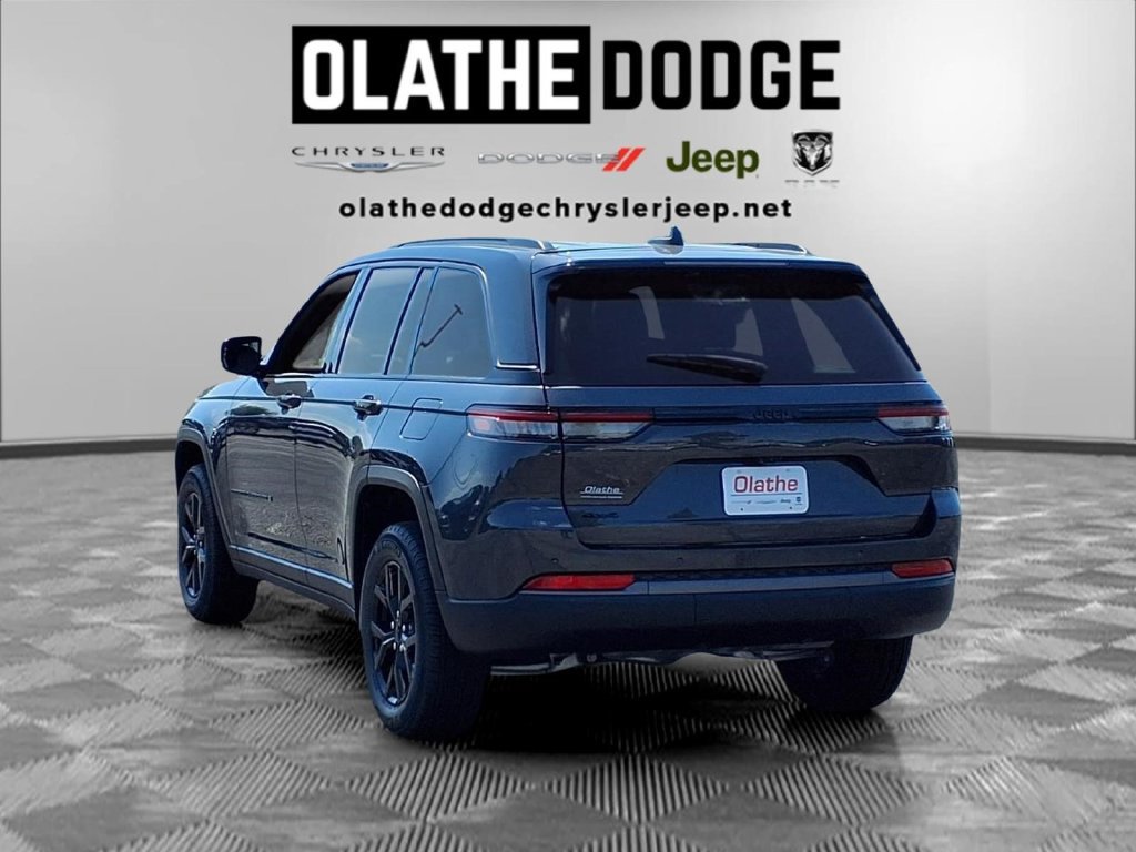 New 2026 Jeep Grand Cherokee Altitude AWD/4WD image 3