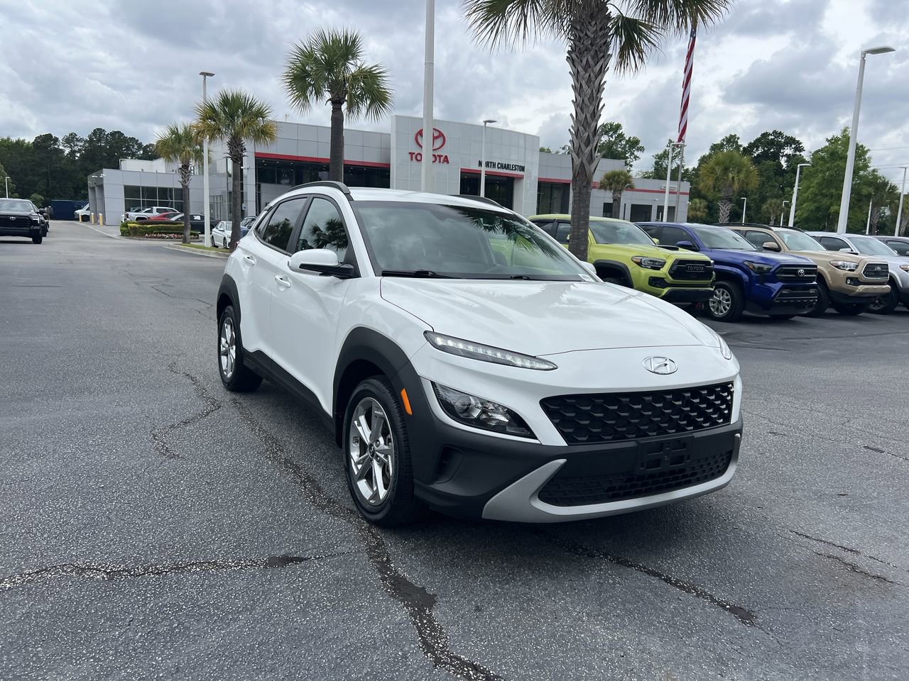 Used 2023 Hyundai Kona SEL w/ Cargo Package AWD/4WD image 2