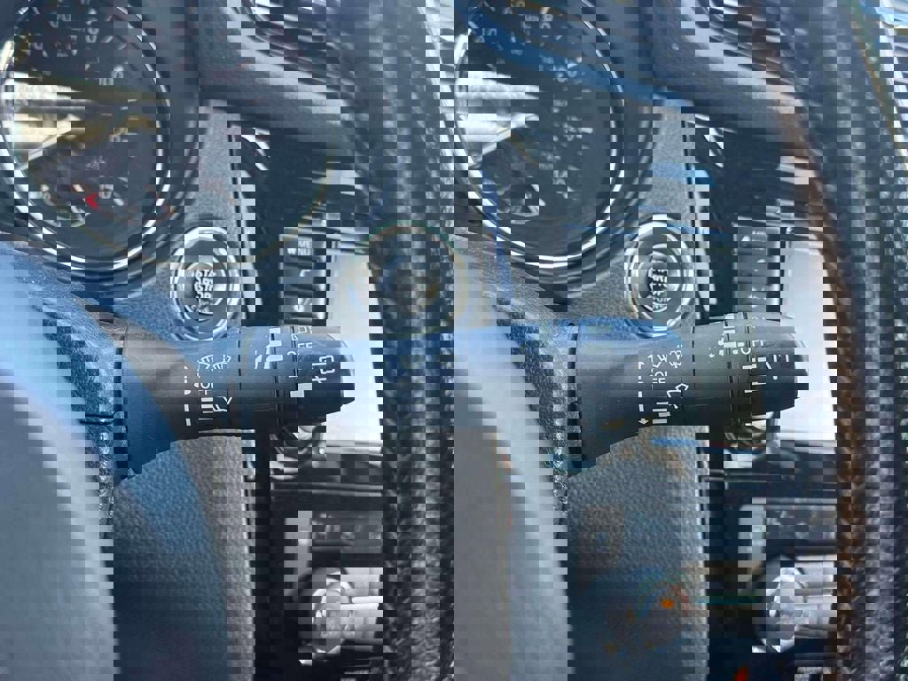 Used 2022 Nissan Rogue Sport SV image 25