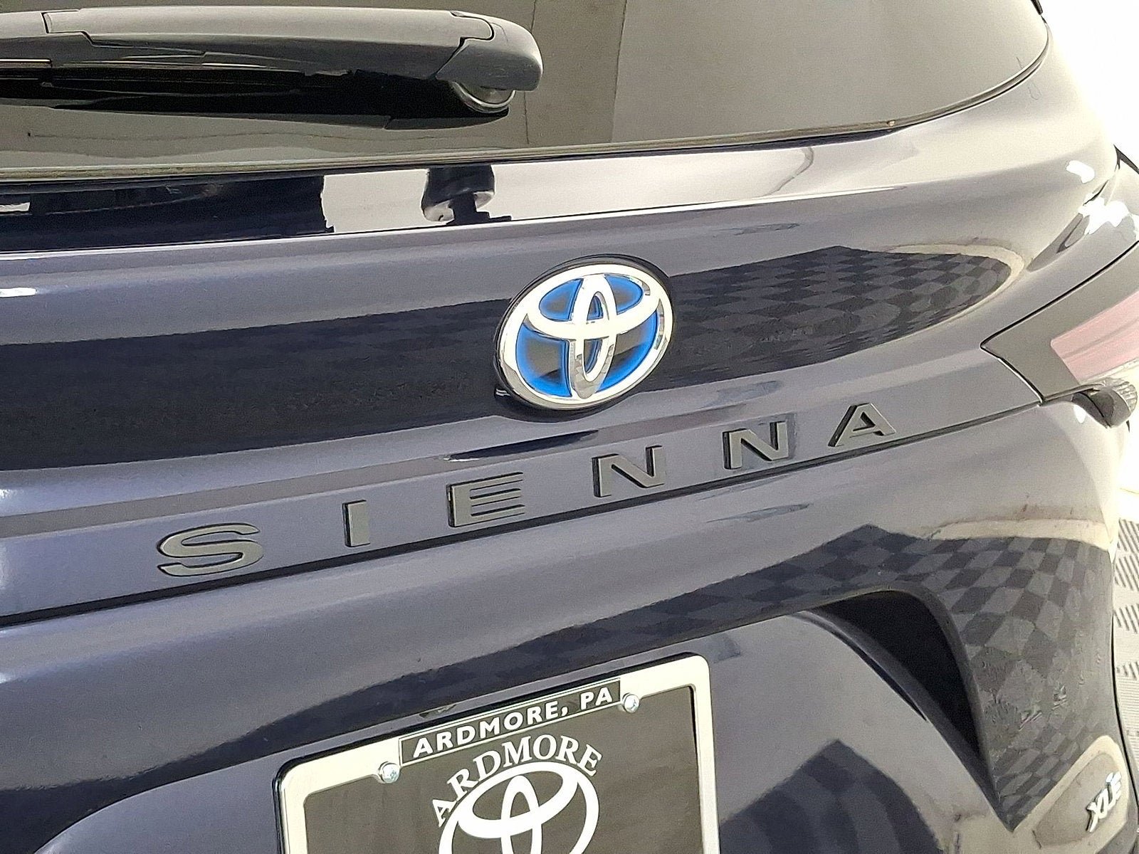 Used 2025 Toyota Sienna XLE AWD/4WD image 24