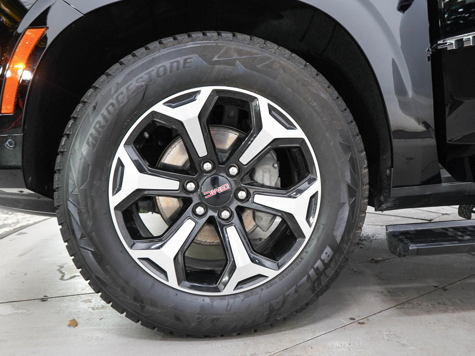 Used 2025 GMC Yukon AT4 Ultimate AWD/4WD image 33