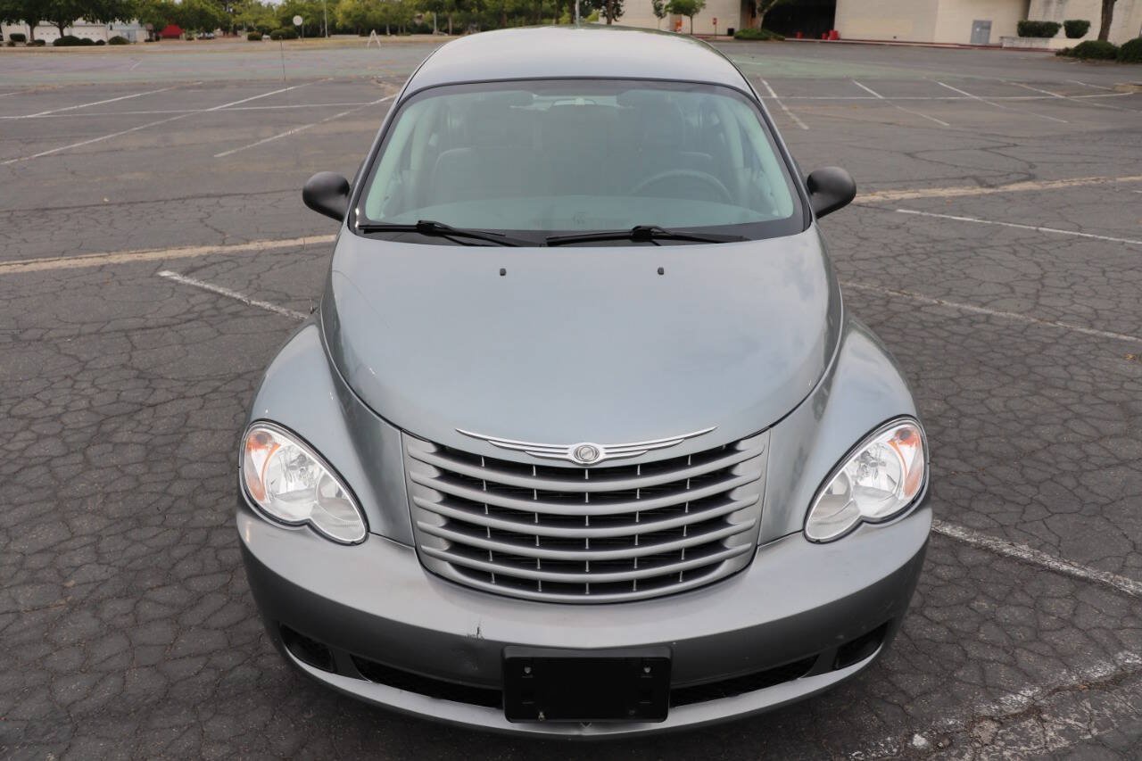Used 2009 Chrysler PT Cruiser FWD image 2