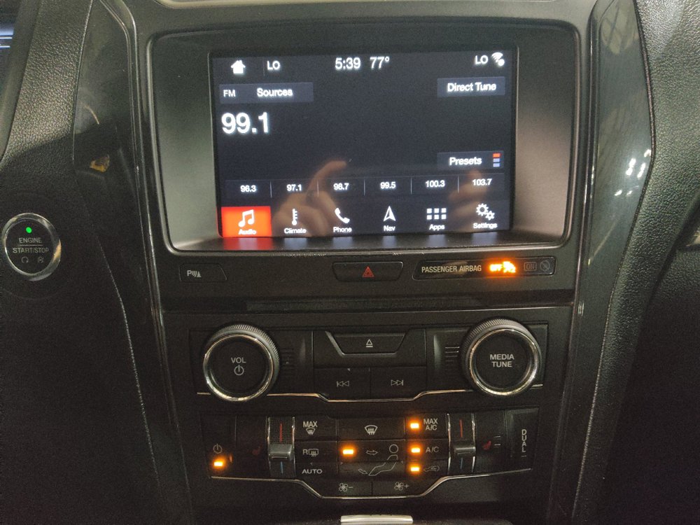 Used 2018 Ford Explorer XLT w/ Equipment Group 202A AWD/4WD image 25