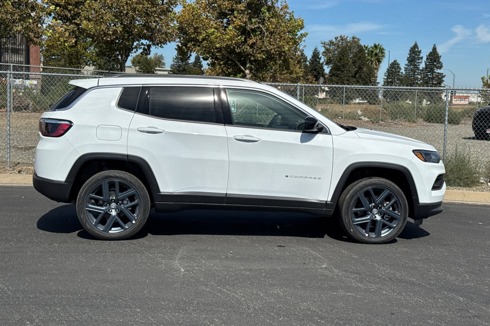 New 2026 Jeep Compass Latitude AWD/4WD image 2