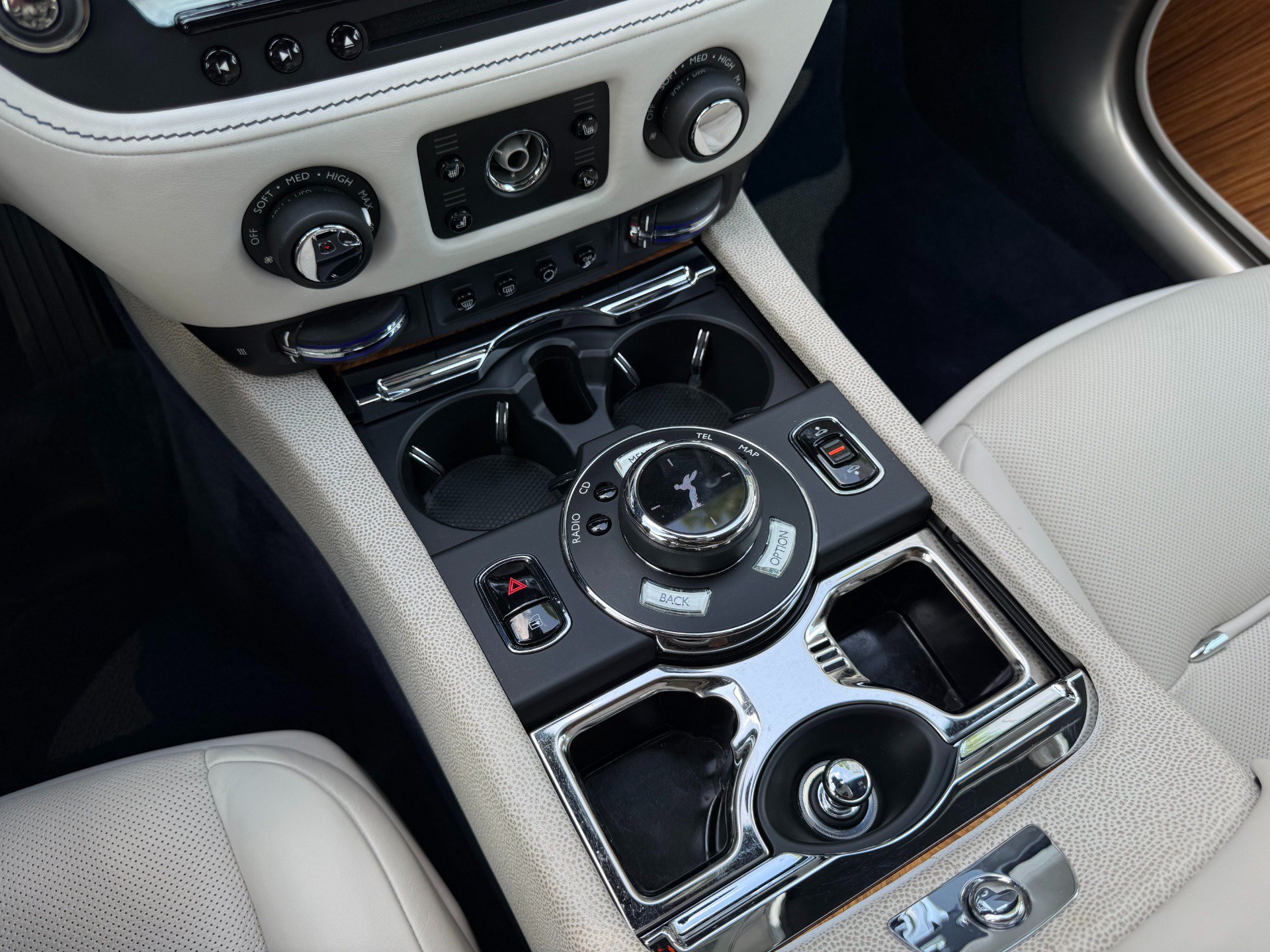 Used 2015 Rolls-Royce Wraith RWD image 26