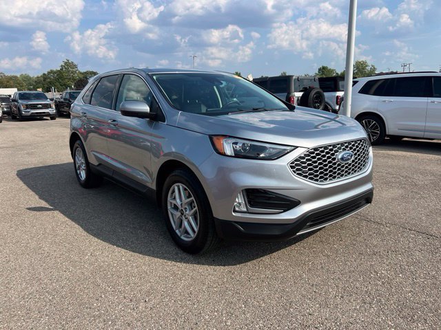Certified 2024 Ford Edge SEL w/ Convenience Package AWD/4WD image 3