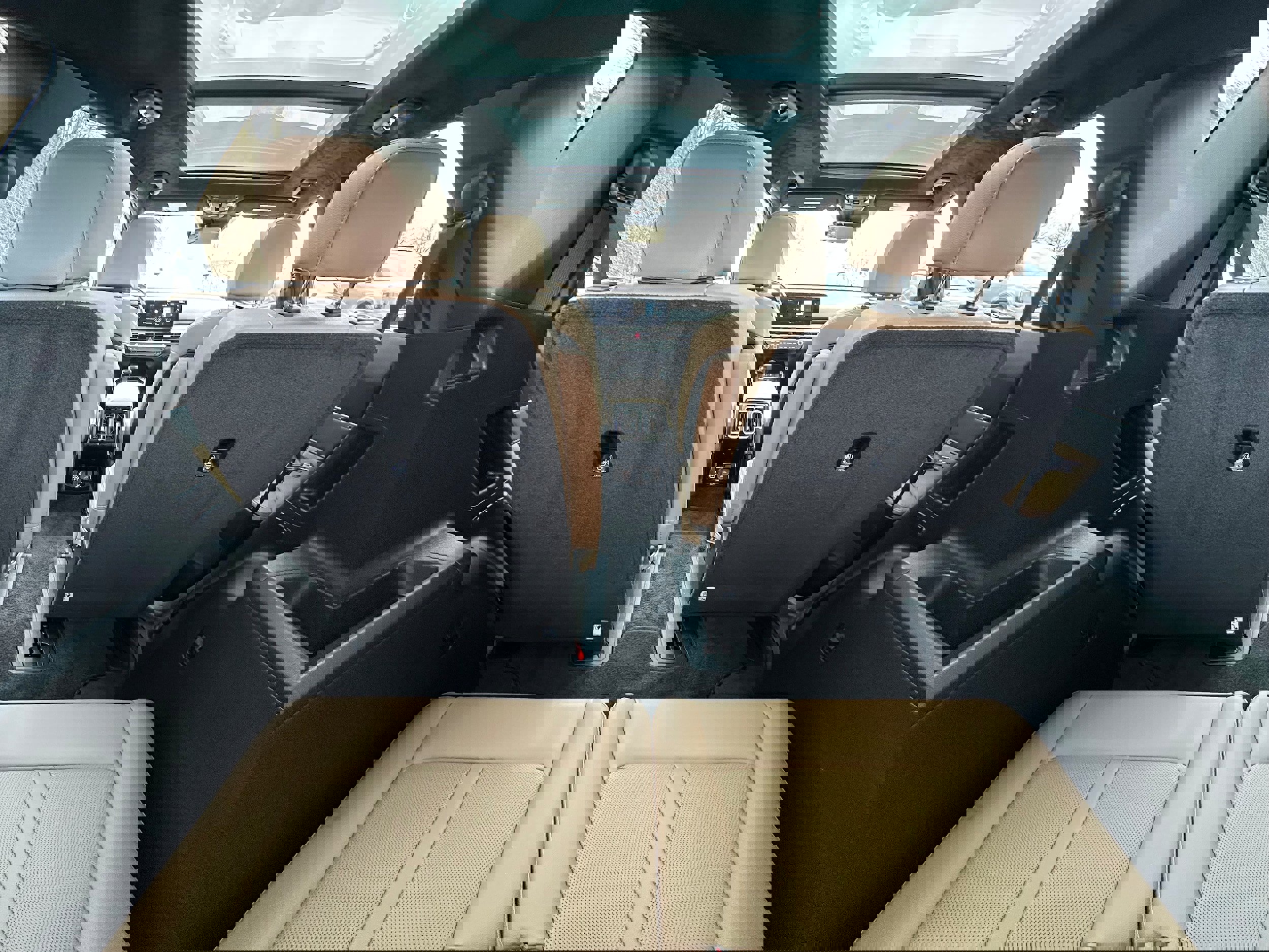 Used 2025 Kia Sorento SX Prestige w/ Olive Brown Leather Package image 14