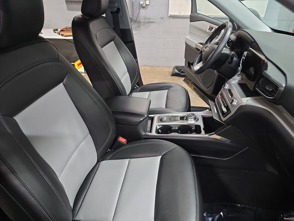 Used 2023 Ford Explorer XLT w/ Equipment Group 202A image 12