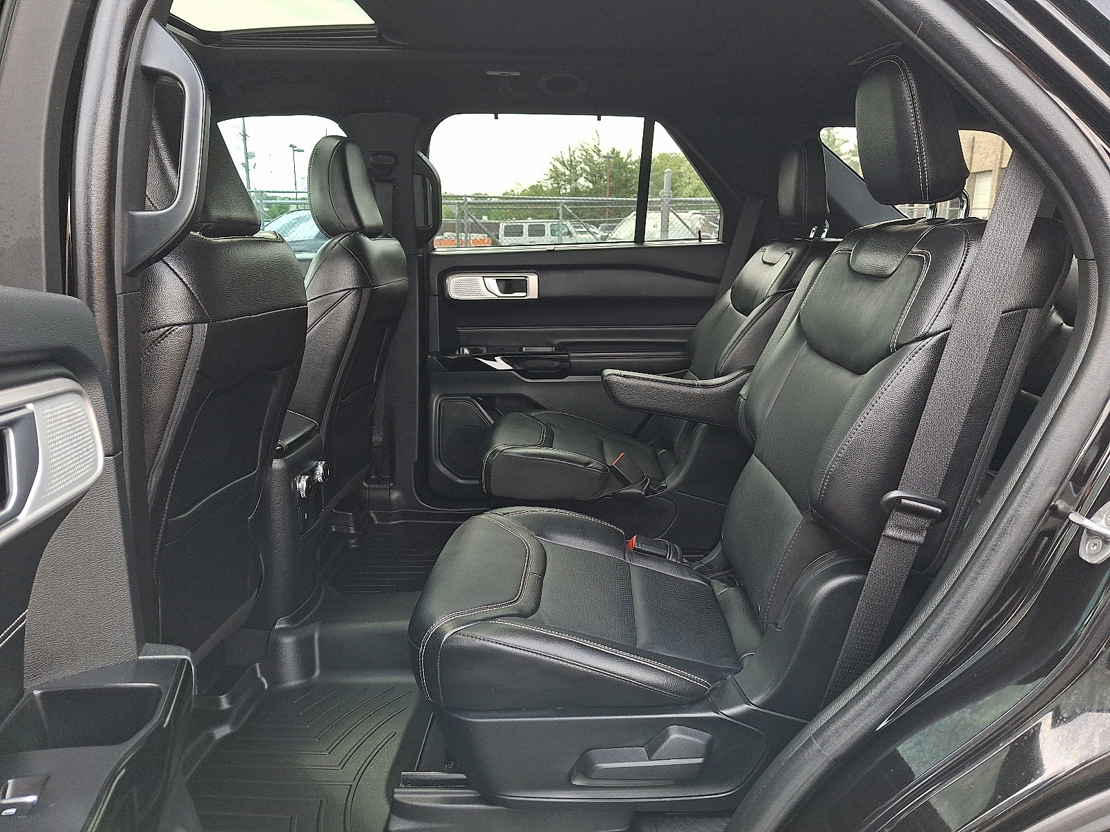 Used 2023 Ford Explorer ST w/ Equipment Group 401A AWD/4WD image 11