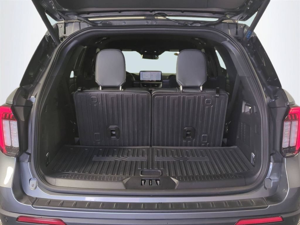 Used 2025 Ford Explorer ST AWD/4WD image 14