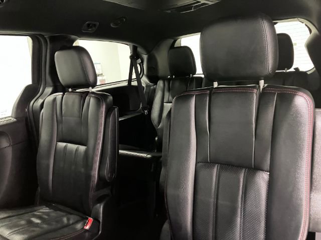 Used 2018 Dodge Grand Caravan GT image 28