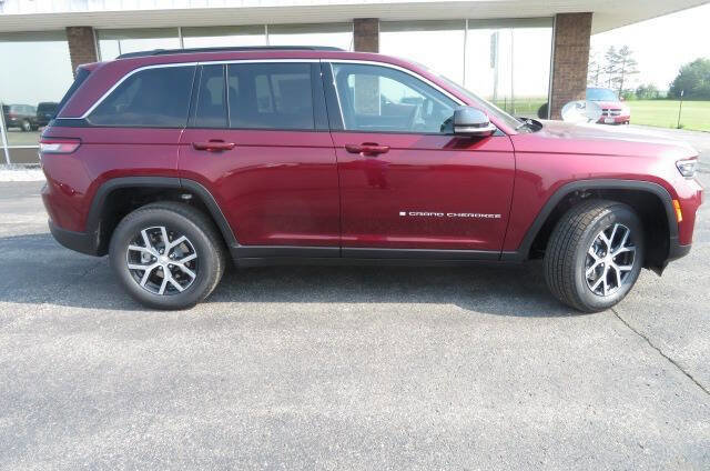 New 2025 Jeep Grand Cherokee Limited image 1