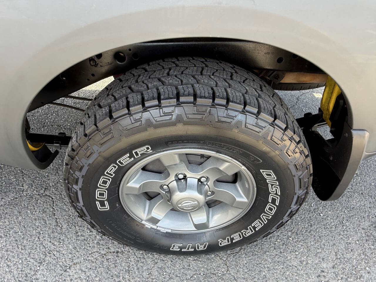 Used 2002 Nissan Frontier XE image 10