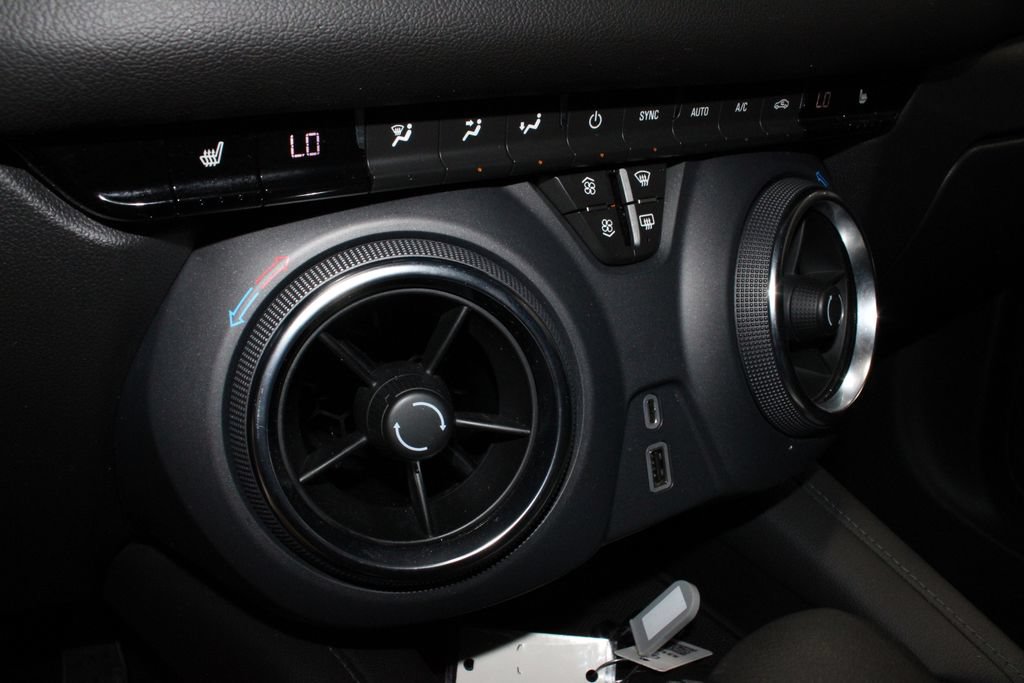 Used 2021 Chevrolet Blazer LT FWD image 31