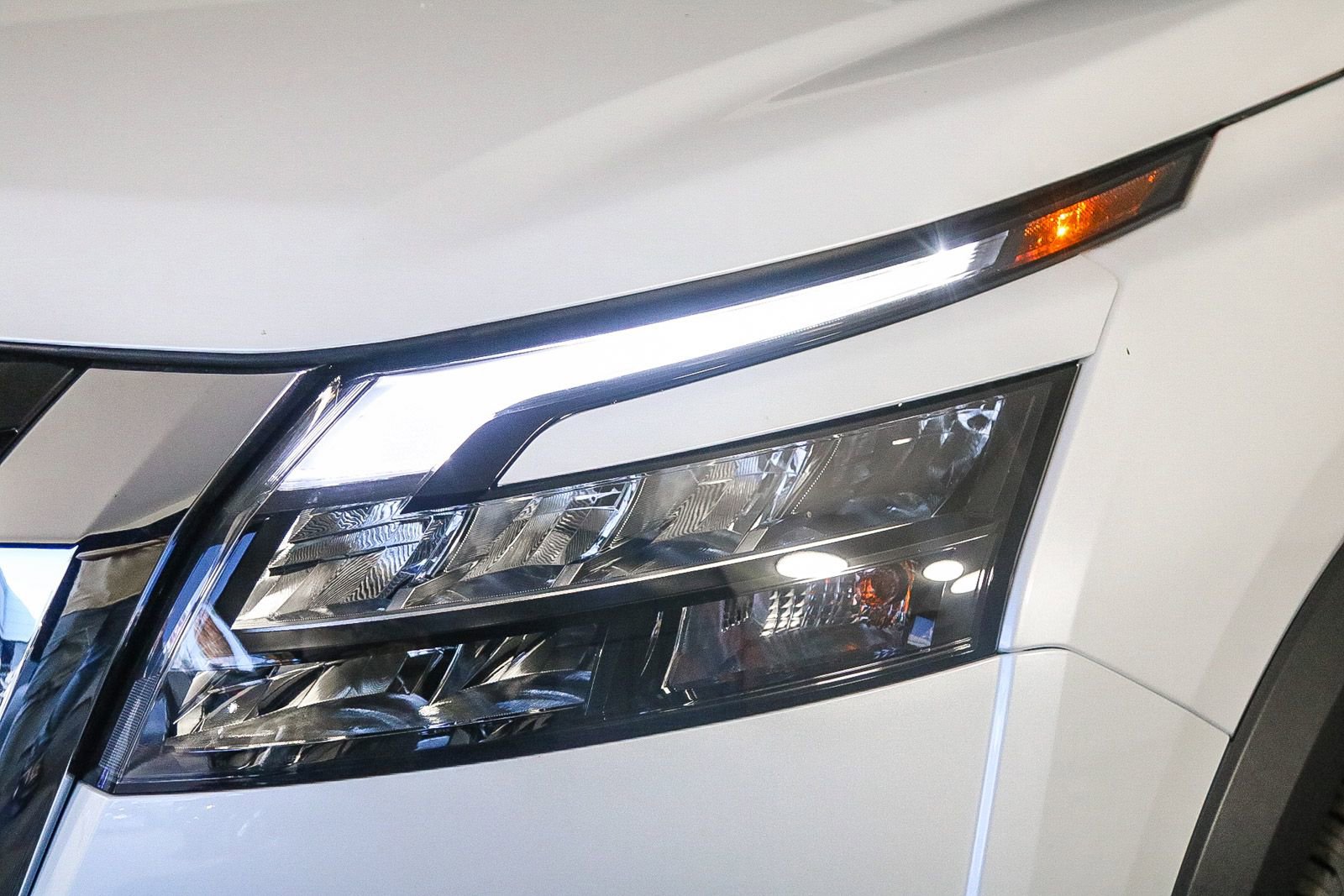 Certified 2025 Nissan Pathfinder SV image 4