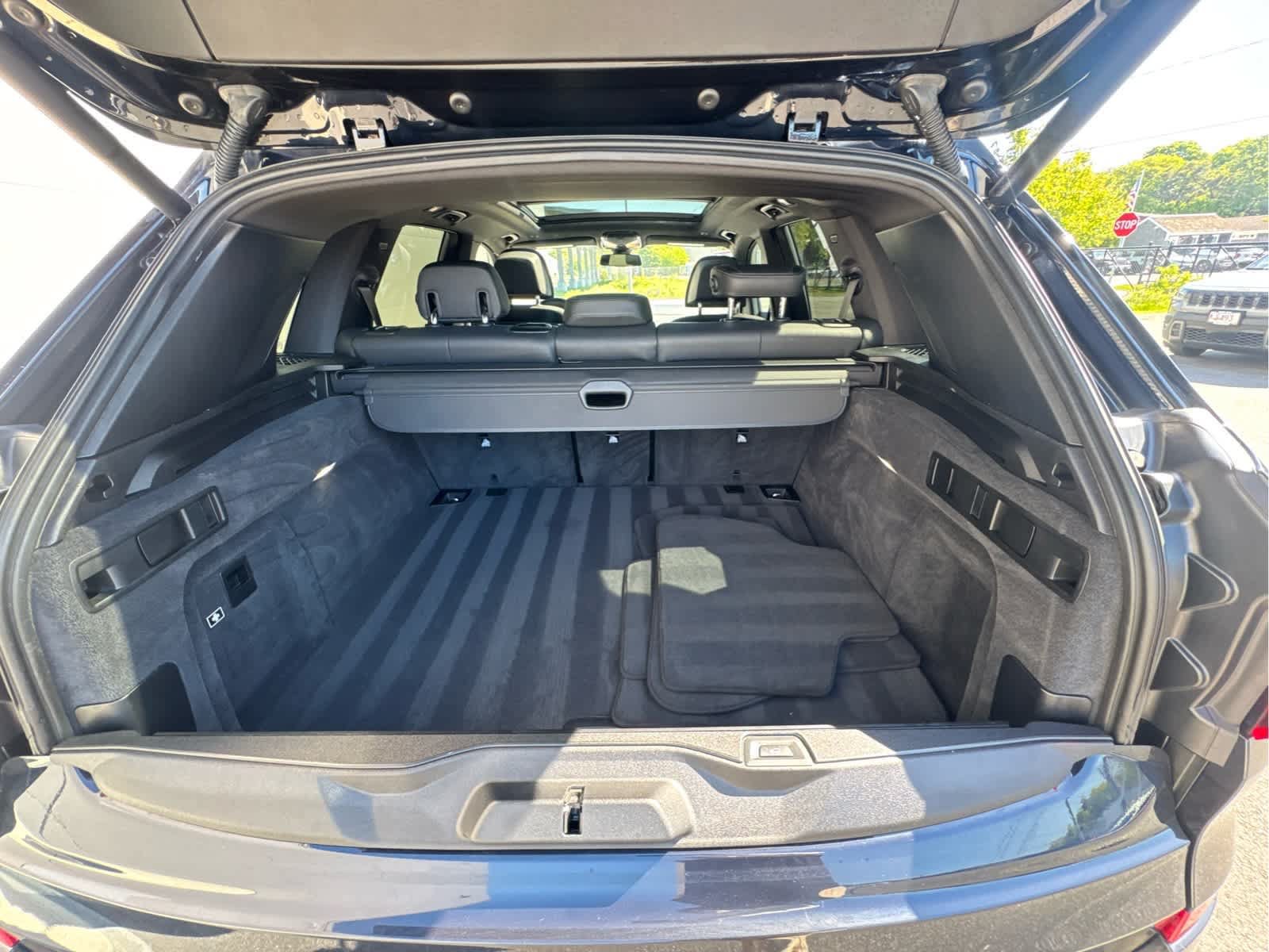Used 2020 BMW X5 M50i w/ Premium Package AWD/4WD image 32