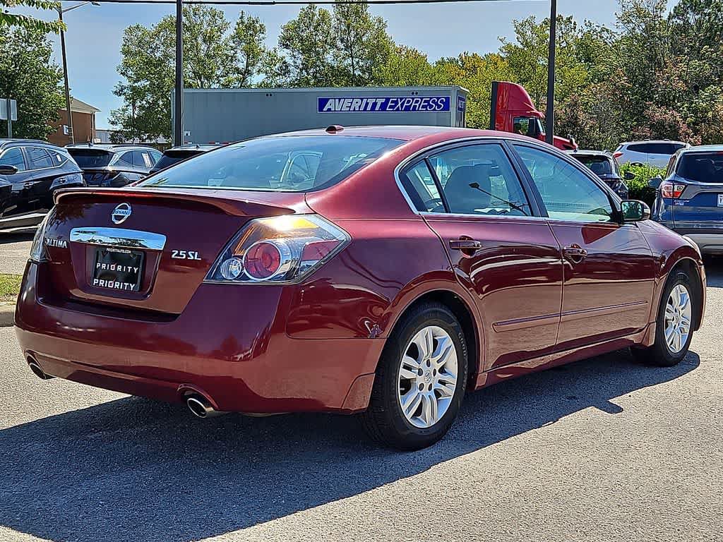 Used 2010 Nissan Altima 2.5 SL w/ Technology Pkg FWD image 4
