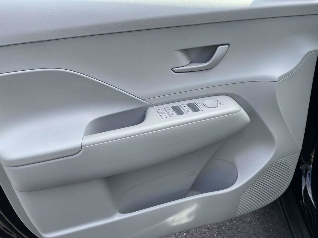 New 2026 Hyundai Kona SE FWD image 14