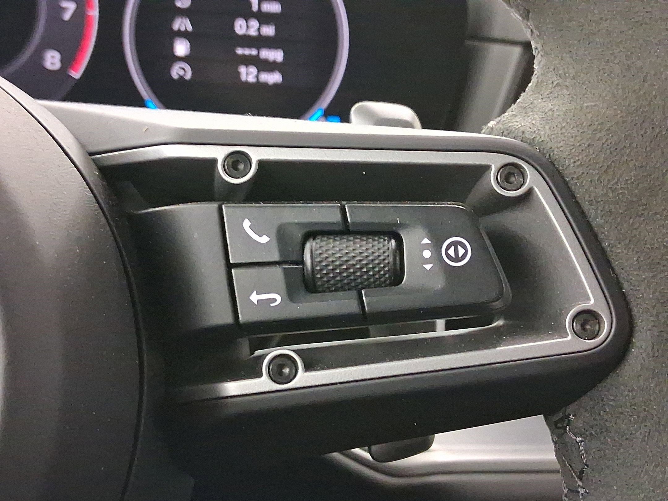 New 2025 Porsche Cayenne GTS image 19