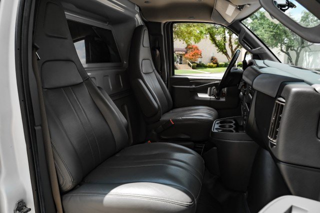 Used 2022 Chevrolet Express 2500 w/ Driver Convenience Package RWD image 30