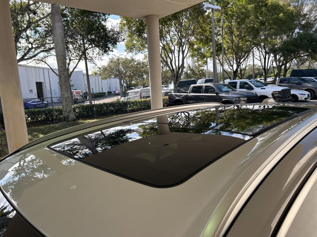 Used 2025 BMW X5 xDrive50e image 21