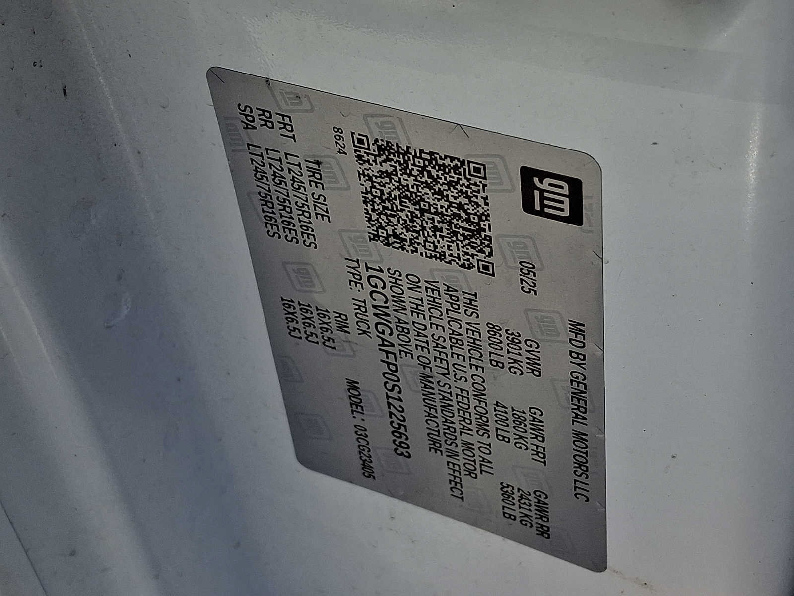 Used 2025 Chevrolet Express 2500 w/ Driver Convenience Package RWD image 27