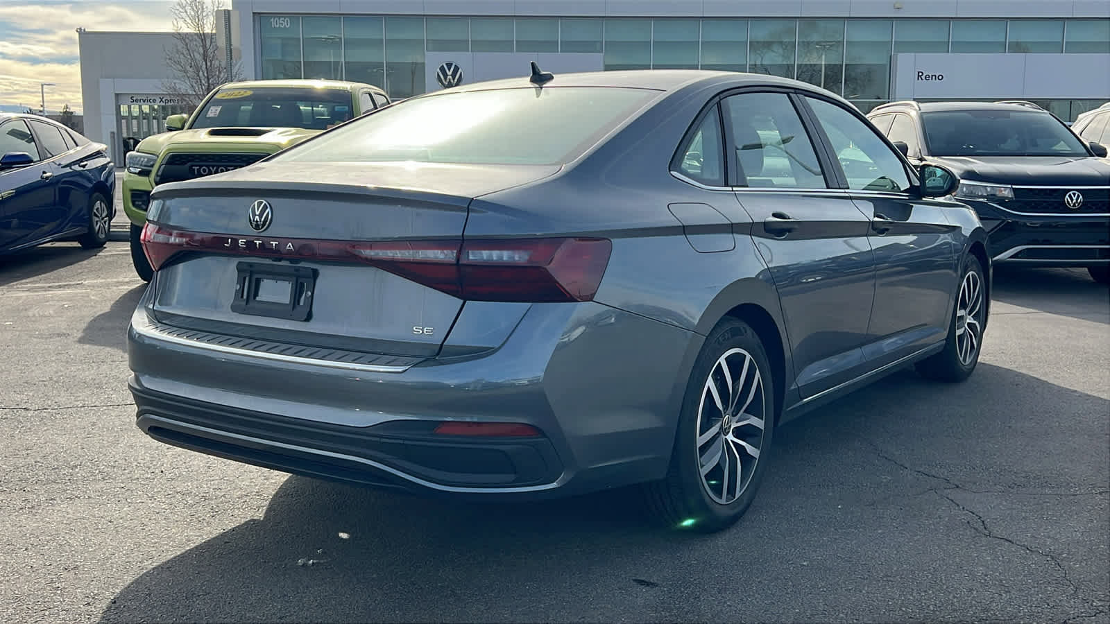 Certified 2025 Volkswagen Jetta SE image 5