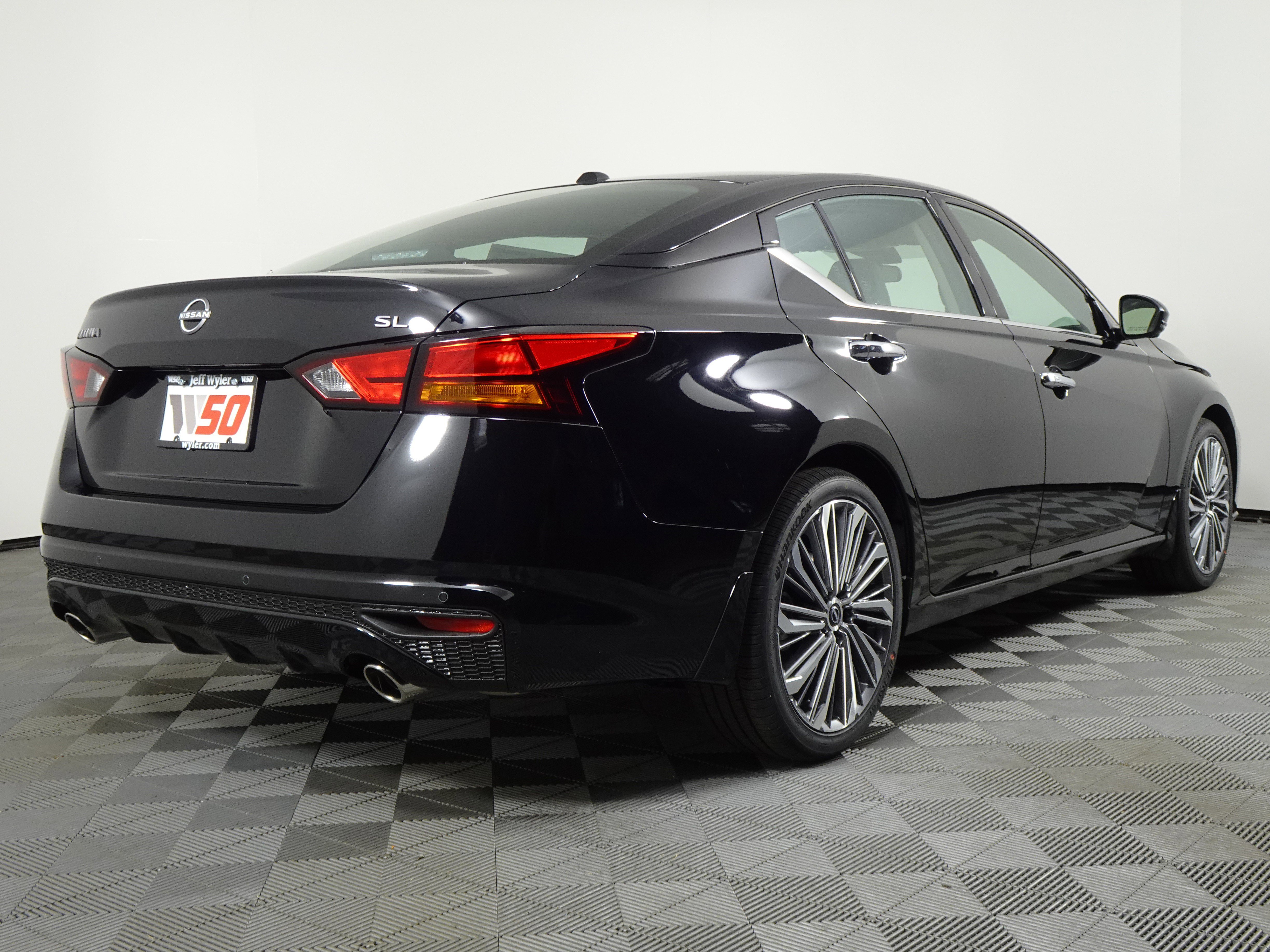 Used 2025 Nissan Altima 2.5 SL image 13