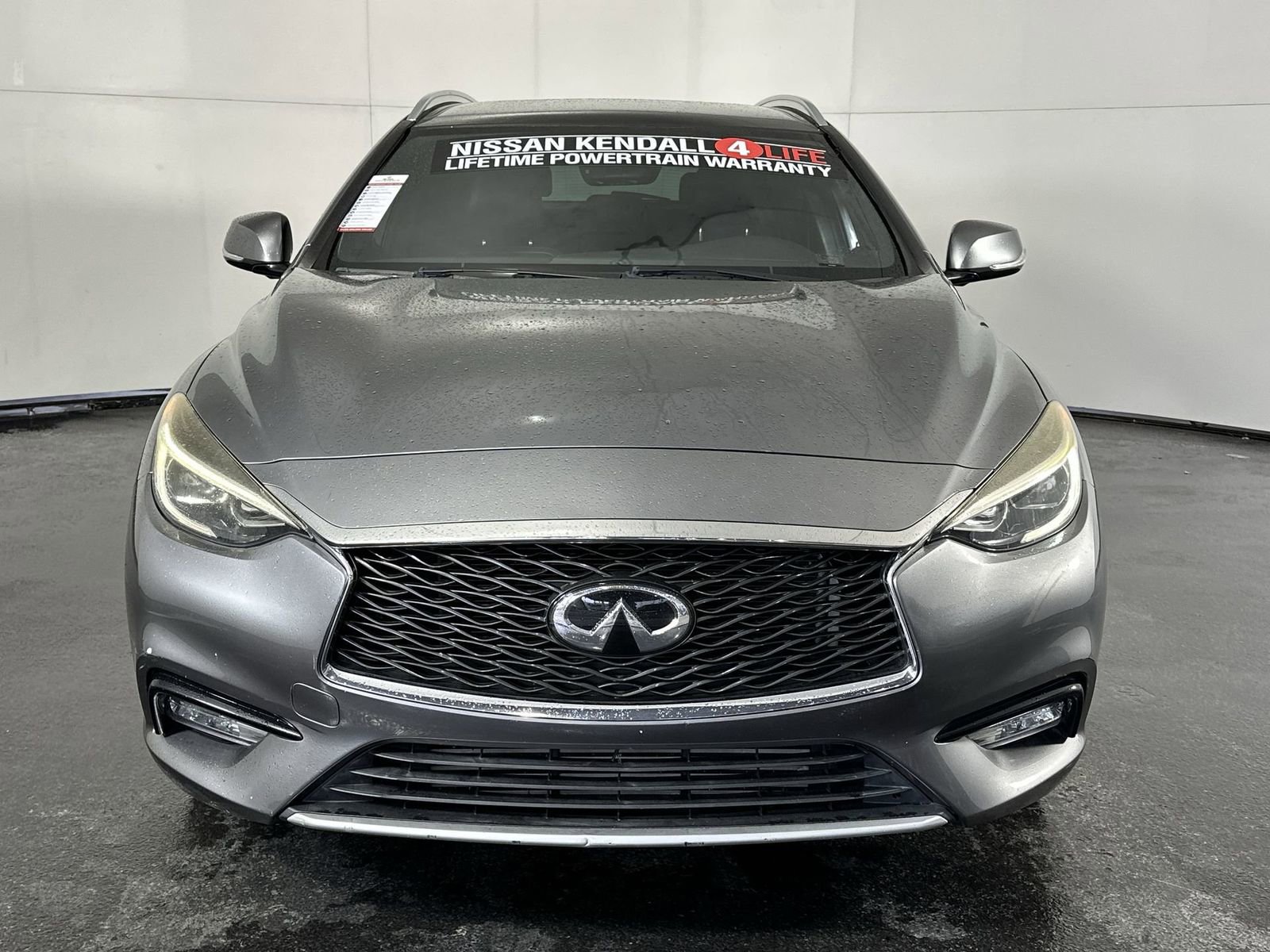 Used 2018 INFINITI QX30 image 3