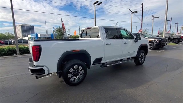 Used 2024 GMC Sierra 3500 Denali image 8