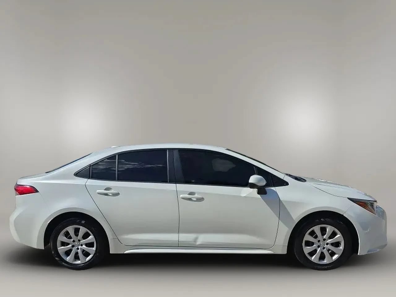 Used 2020 Toyota Corolla LE FWD image 9