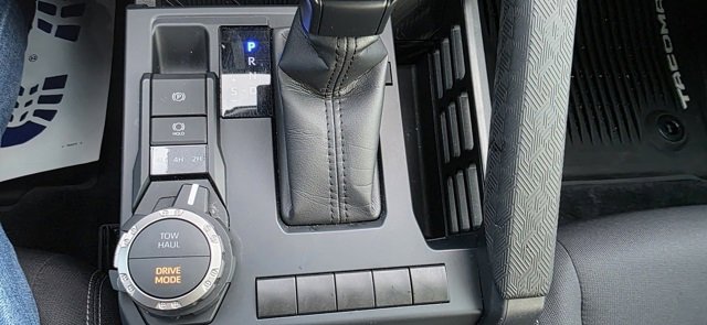 Used 2025 Toyota Tacoma SR5 image 23