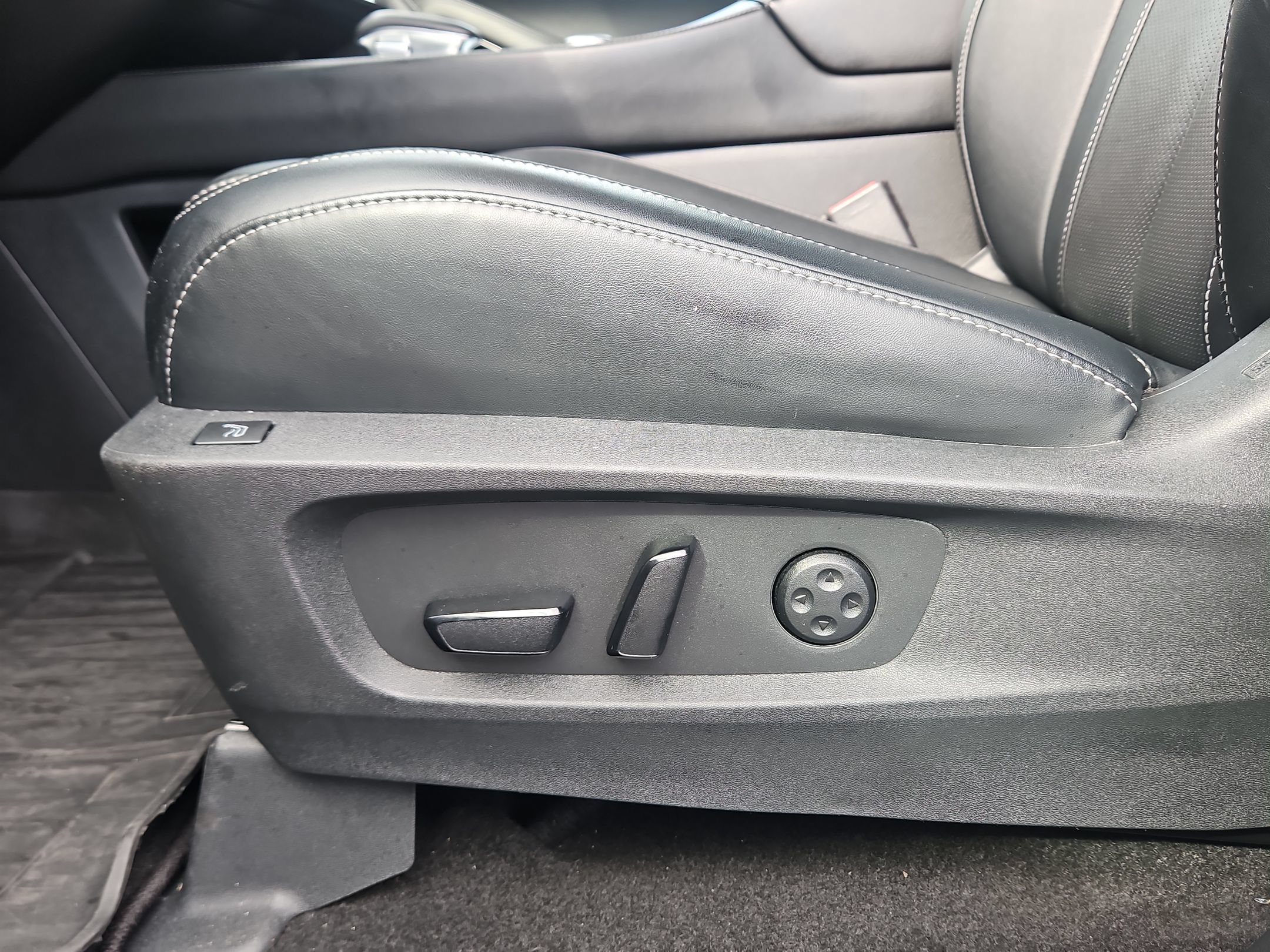 Used 2024 INFINITI QX60 Sensory w/ Vision Package AWD/4WD image 23