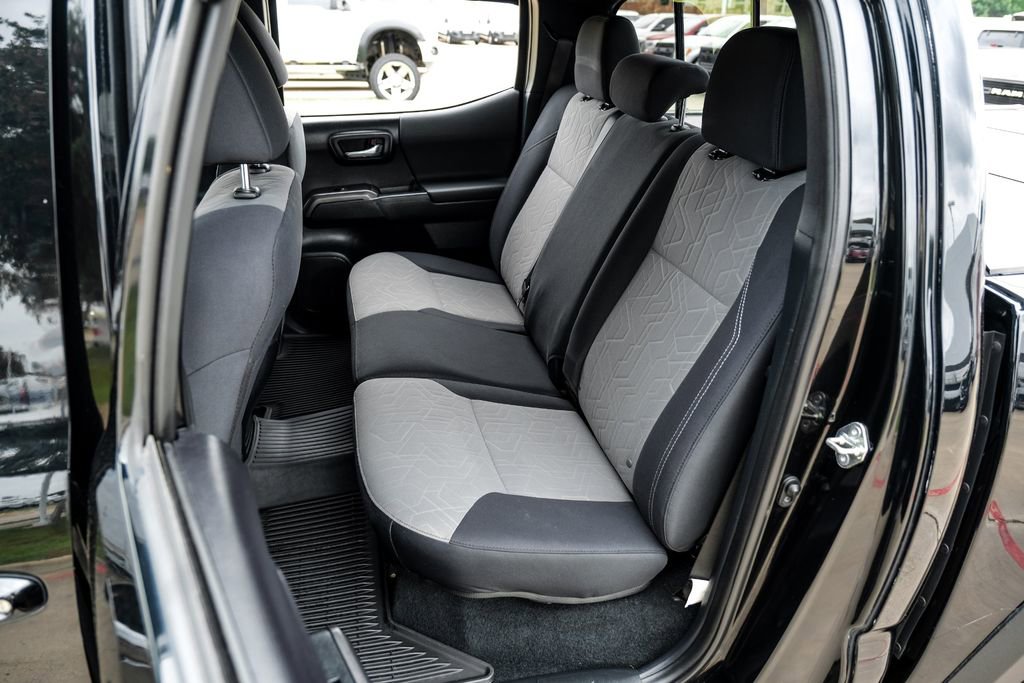 Used 2020 Toyota Tacoma TRD Off-Road AWD/4WD image 40