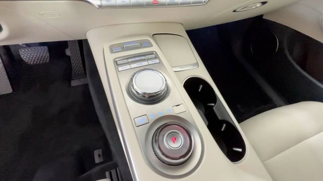 Used 2024 Genesis Electrified GV70 AWD/4WD image 25