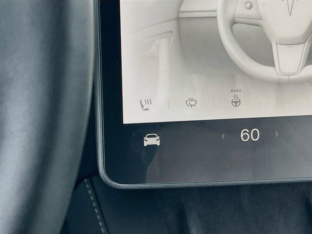 Used 2024 Tesla Model Y Performance AWD/4WD image 19