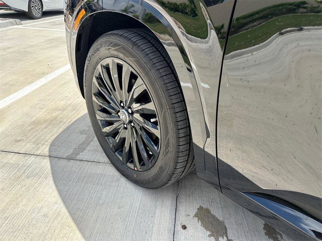 Used 2024 Hyundai Palisade Calligraphy image 9