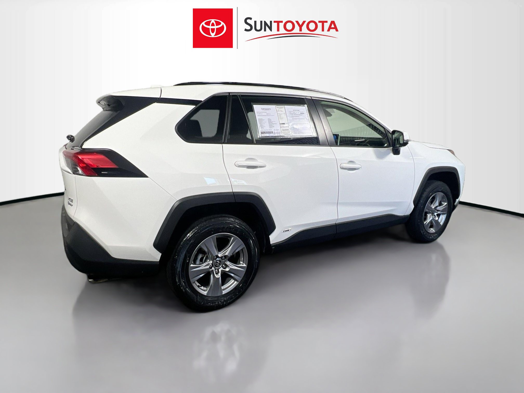 Used 2025 Toyota RAV4 XLE w/ Convenience Package AWD/4WD image 4