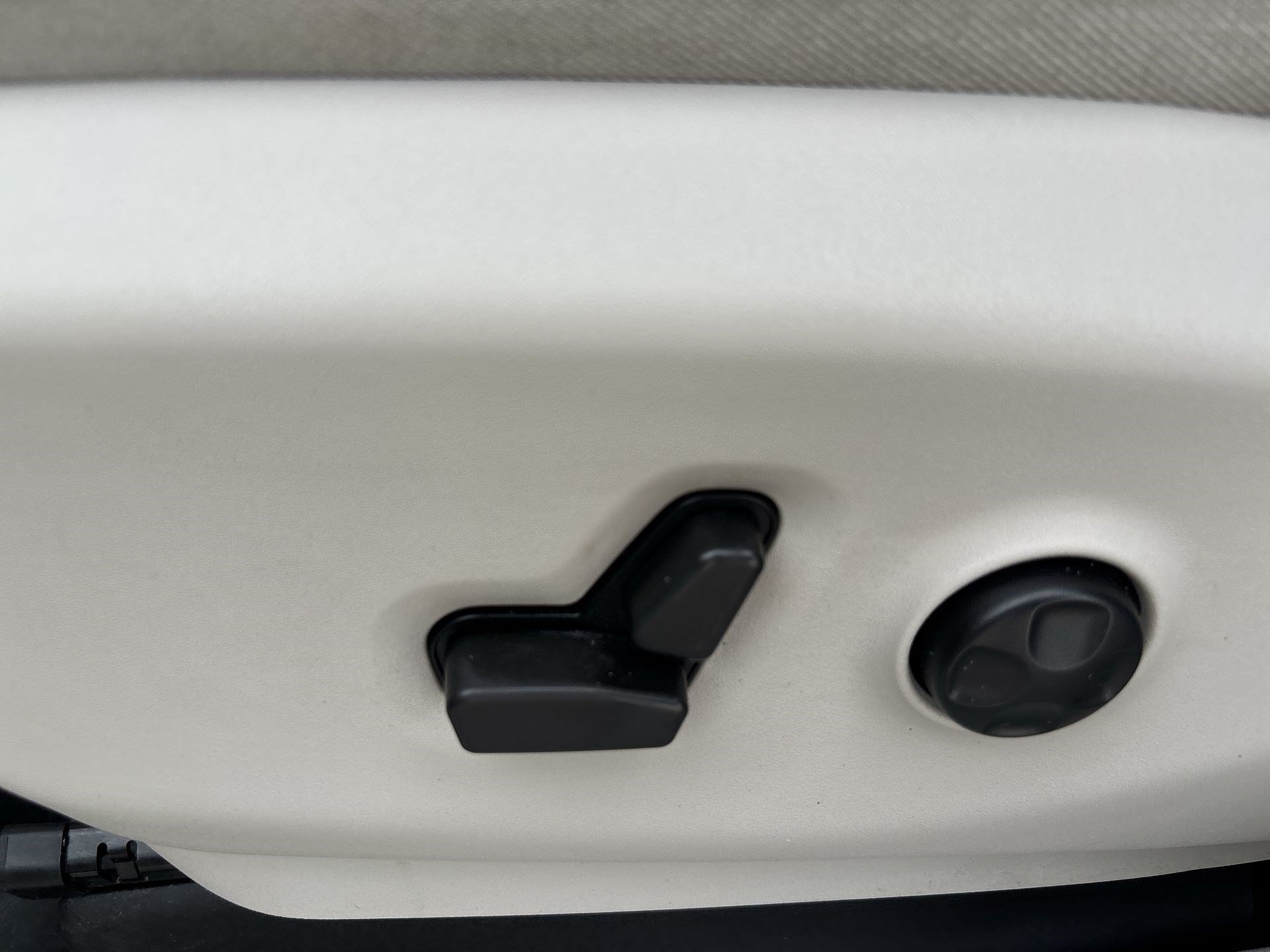 Used 2021 Chrysler Pacifica Touring-L FWD image 14