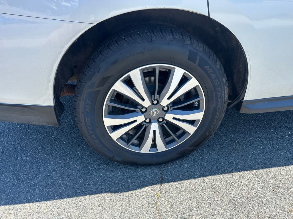 Used 2017 Nissan Pathfinder SV FWD image 15