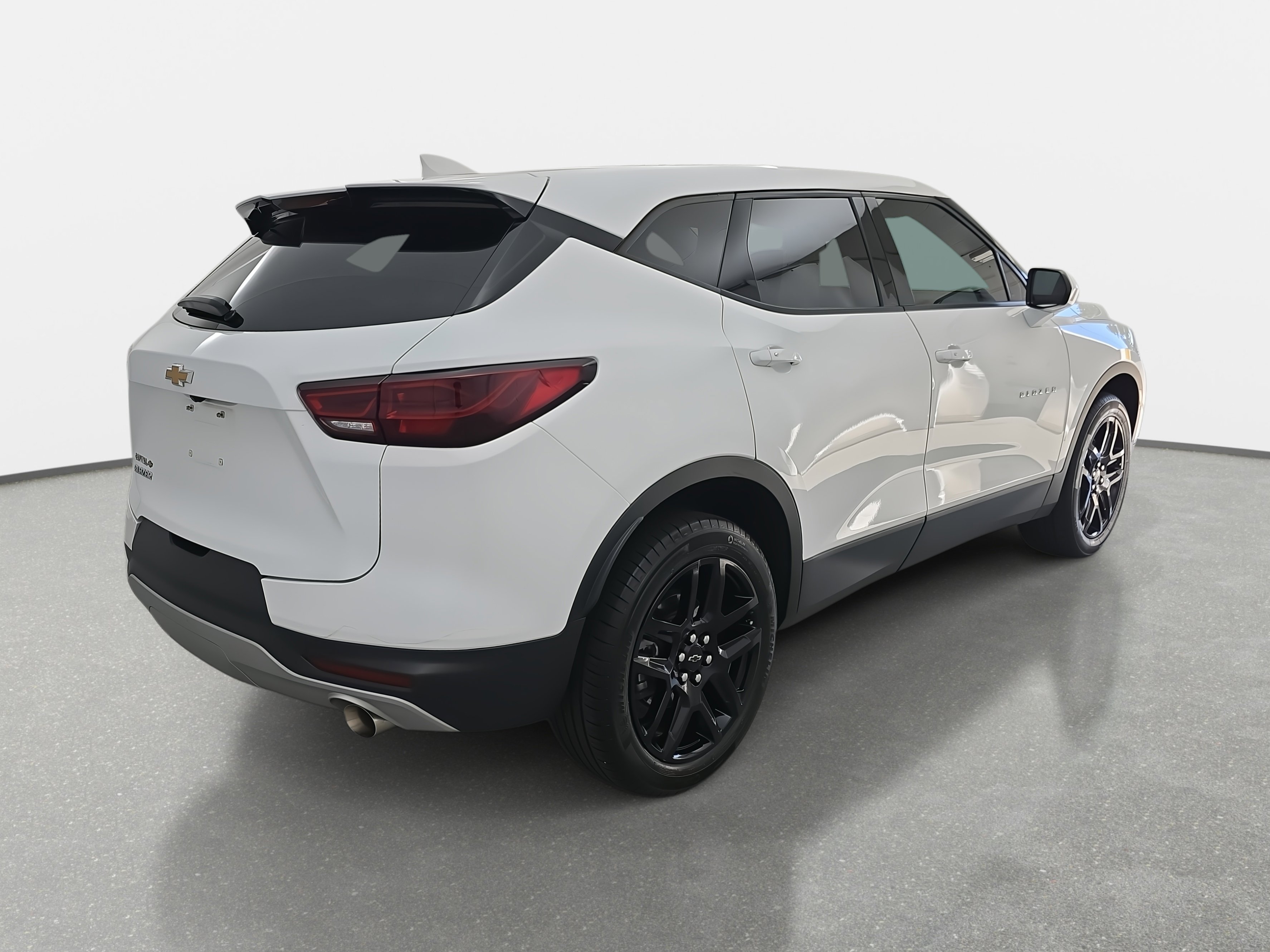 Used 2023 Chevrolet Blazer LT w/ Driver Confidence Package image 3