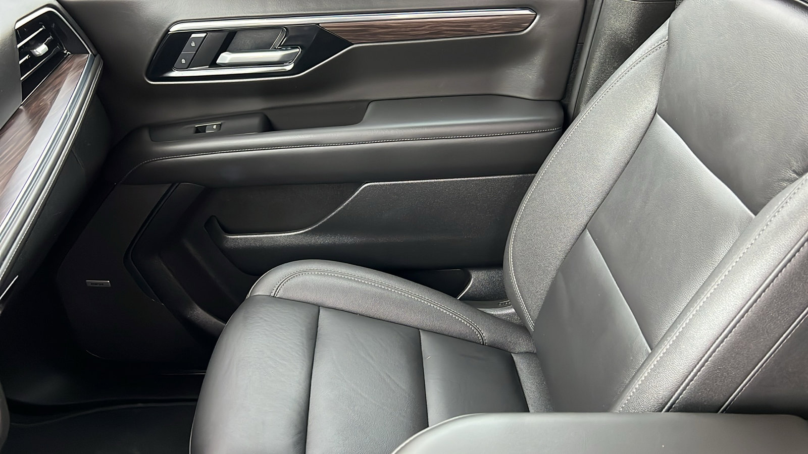 Certified 2025 Chevrolet Tahoe Z71 w/ Comfort Package image 25