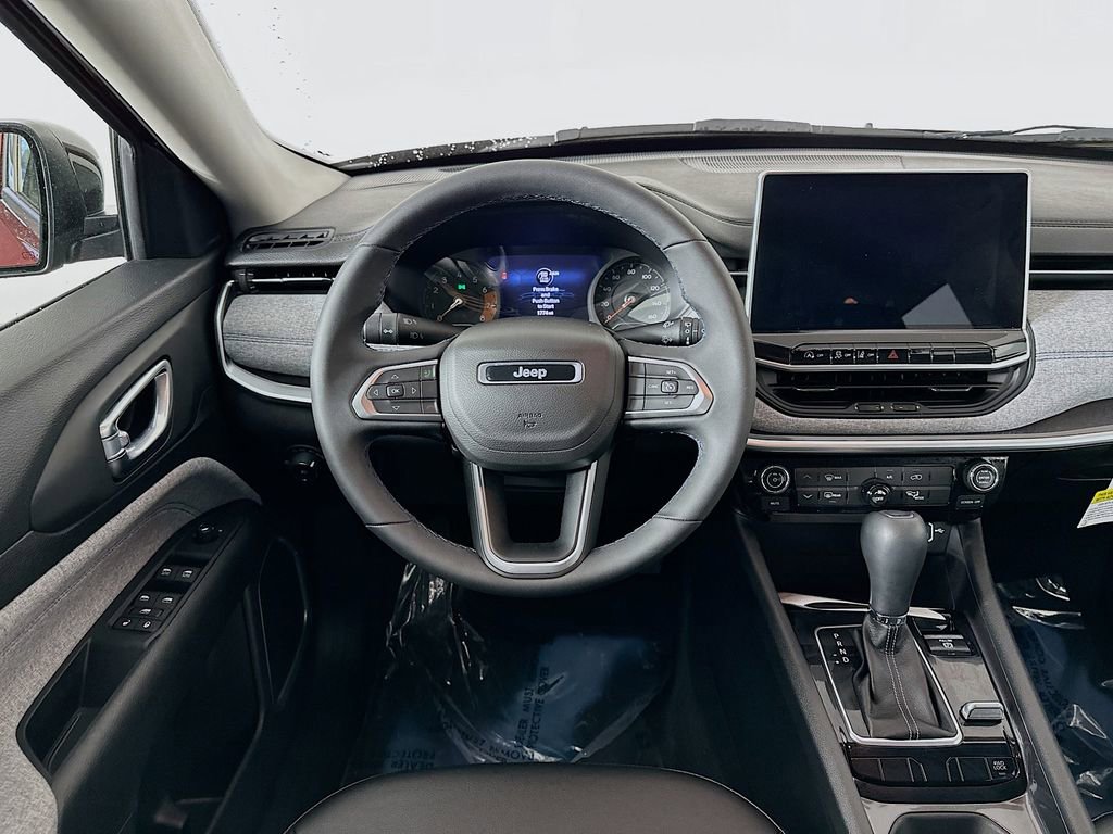 Certified 2022 Jeep Compass Latitude image 31