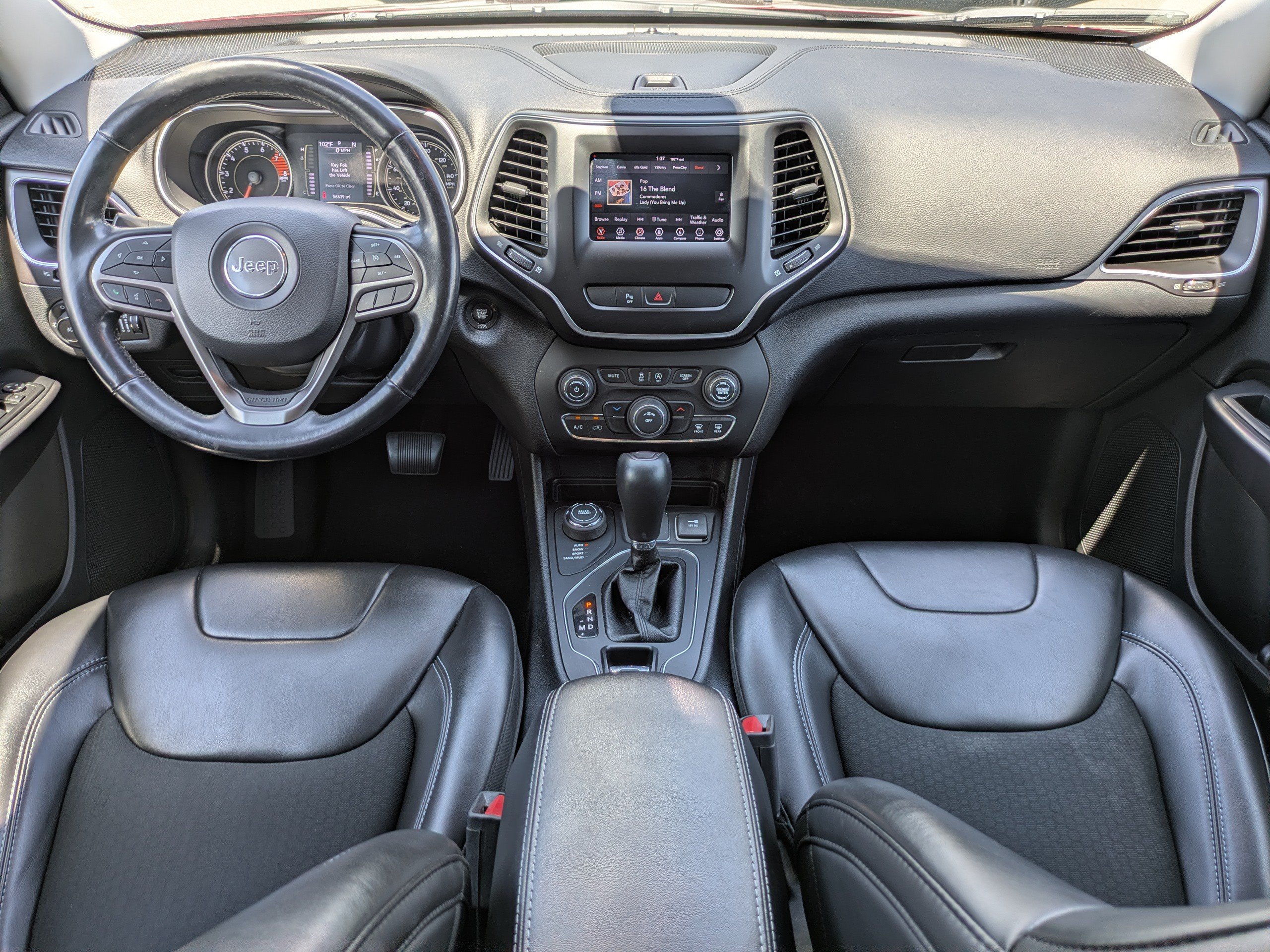 Used 2020 Jeep Cherokee Latitude Plus w/ Cold Weather Group AWD/4WD image 16